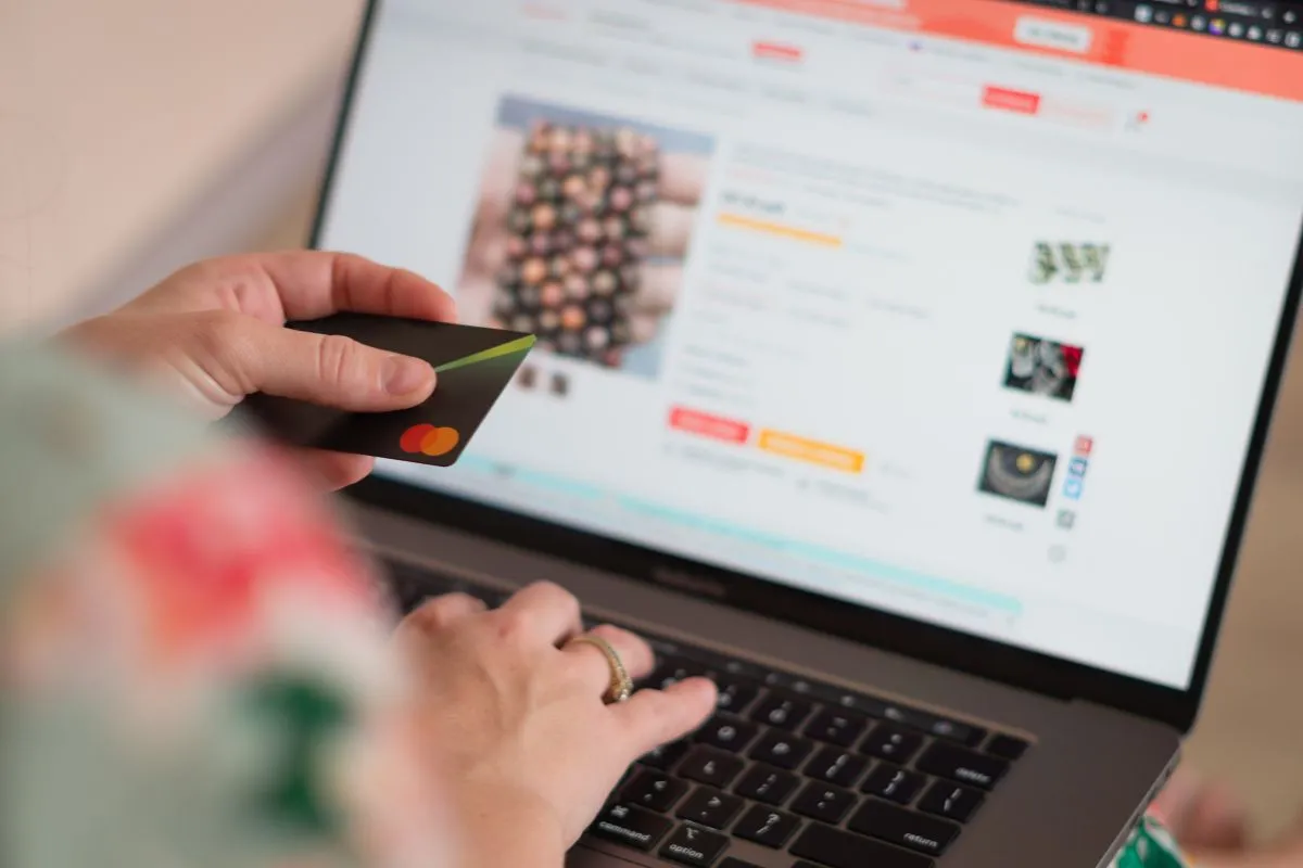 Jak AI Overviews i wyszukiwarki generatywne zmieniają SEO sklepu internetowego?